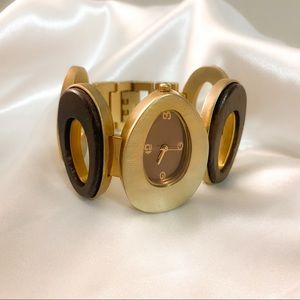 Vintage Wooden and Gold Metal Watch